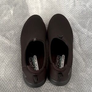 Women’s Skechers air-cooled memory form sneaker